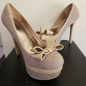 Tan canvas size 8